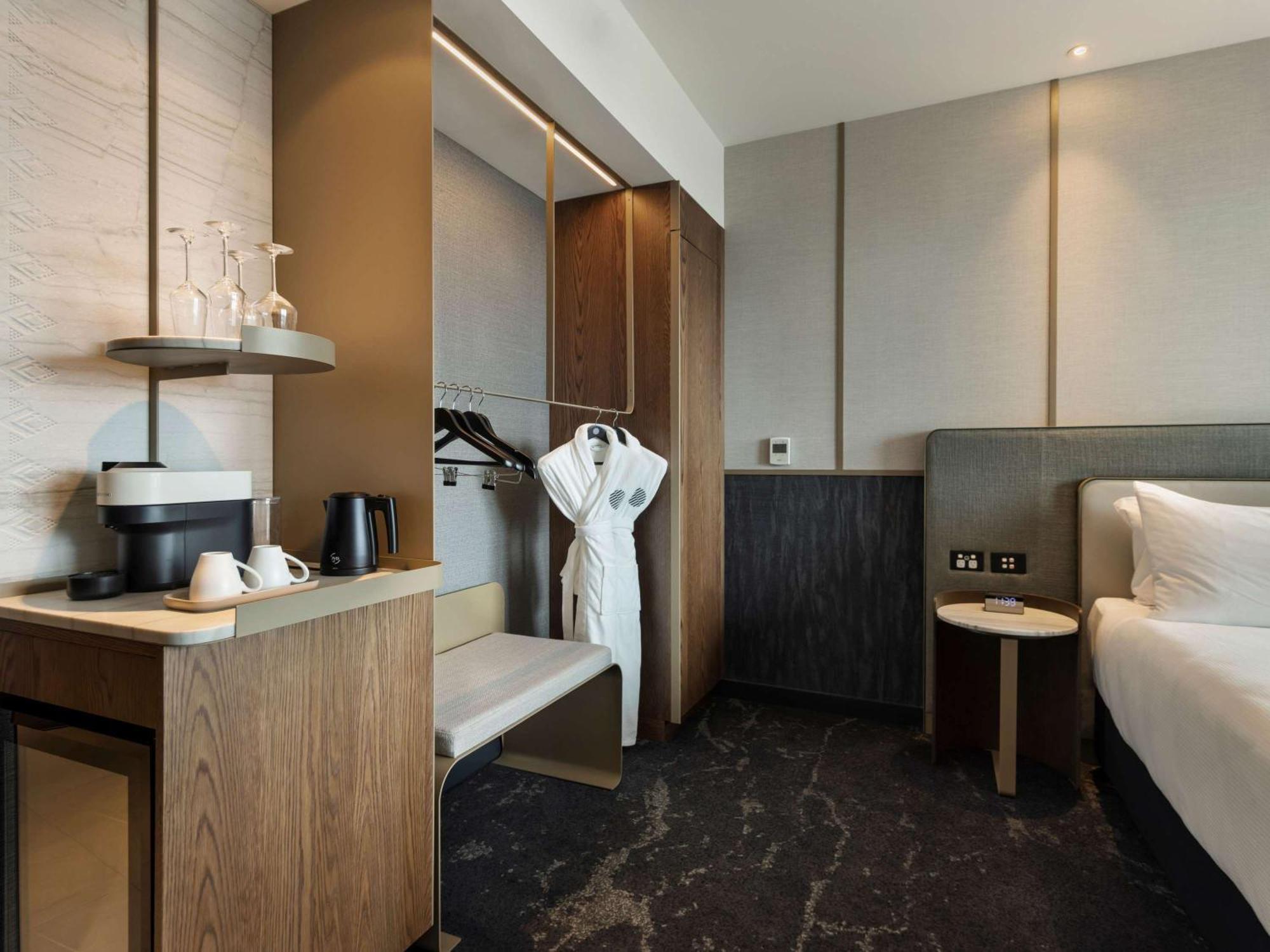 Отель Pullman Auckland Airport Экстерьер фото Deluxe Room