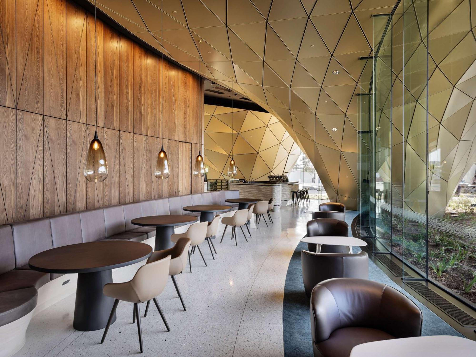 Отель Pullman Auckland Airport Экстерьер фото The interior of the lounge