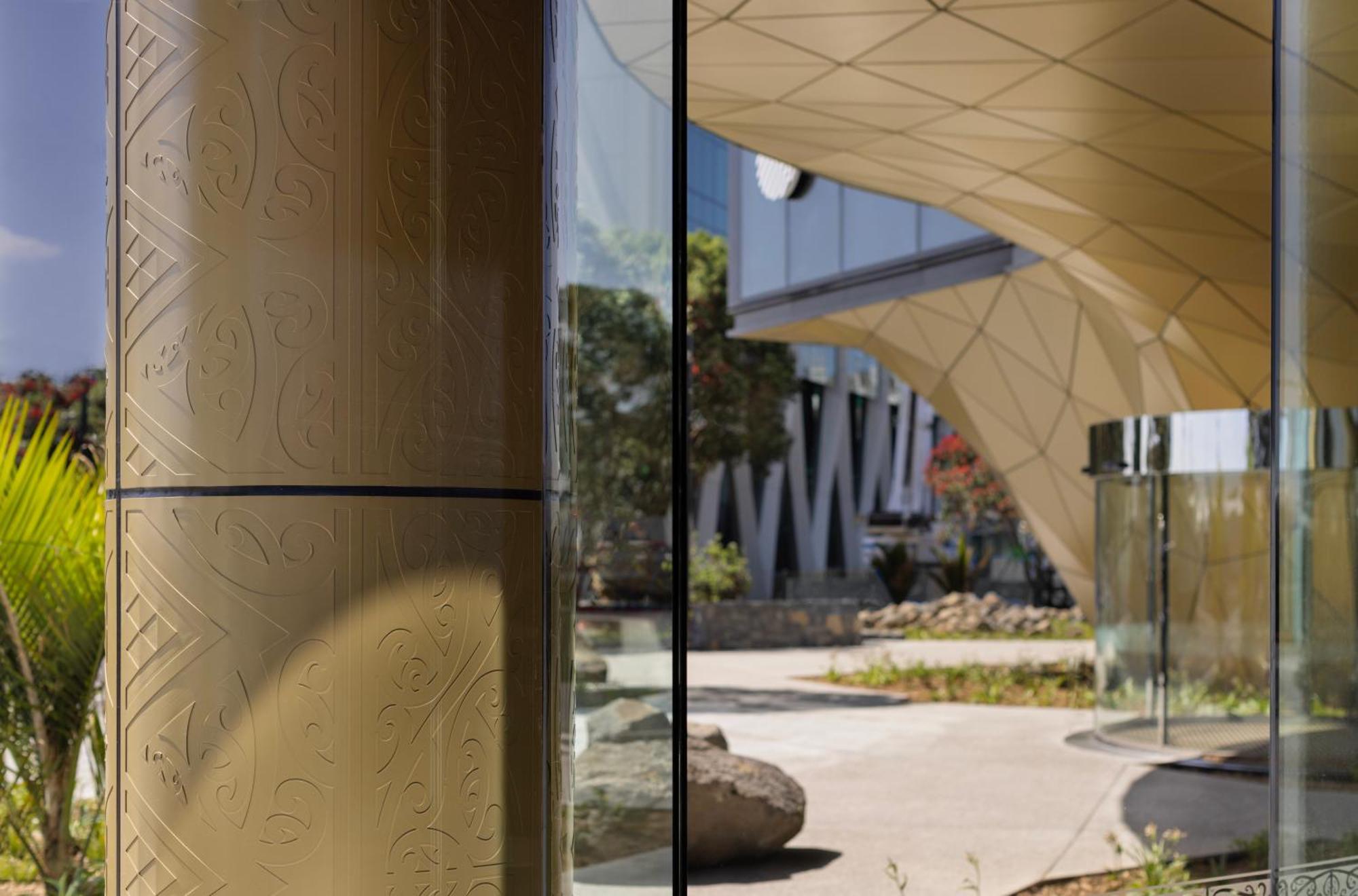 Отель Pullman Auckland Airport Экстерьер фото The National Museum of Australia